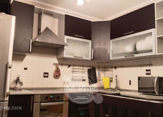 Продам 3-ком. квартиру, 77 м2, Москва, улица Дыбенко, 22к2, улица Дыбенко