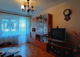 Продаю 3-комнатную квартиру, 58 м2, Свердловская область, улица Воронова, 3