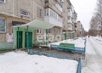 Продам трехкомнатную квартиру, 62 м2, Златоуст, проспект имени Ю.А. Гагарина, 8-я линия, 12