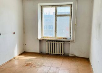 Продажа 4-ком. квартиры, 74.8 м2, Ейск, Красная улица, 47/4