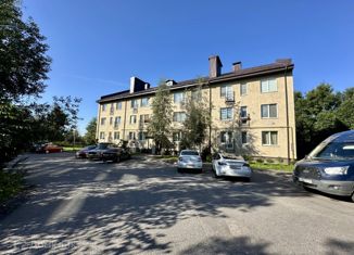 Продаю 2-ком. квартиру, 68 м2, поселок Романовка, Школьная улица, 60