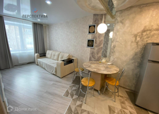 Продаю двухкомнатную квартиру, 38.4 м2, Киров, улица Тургенева, 8