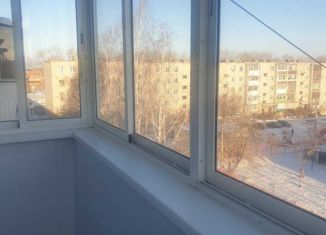 Продам четырехкомнатную квартиру, 58.1 м2, Артёмовский, улица Полярников, 23