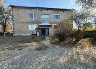 Трехкомнатная квартира на продажу, 81.1 м2, Калмыкия, Октябрьская улица, 3