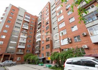 Продается трехкомнатная квартира, 86.4 м2, Новосибирск, улица Революции, 10, метро Площадь Ленина