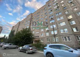 Продам трехкомнатную квартиру, 62 м2, Оренбургская область, Ялтинская улица, 92В