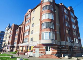 Продается трехкомнатная квартира, 110 м2, Новоалтайск, 8-й микрорайон, 17