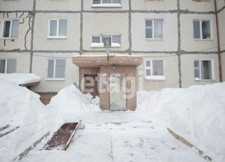 Продаю 1-ком. квартиру, 32.9 м2, Новый Уренгой, микрорайон Приозёрный, 11