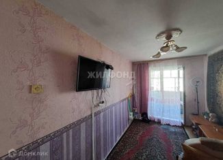 Продается 3-комнатная квартира, 60.3 м2, Новосибирск, Октябрьский район, улица Ключ-Камышенское Плато, 8