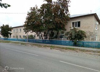 Продается трехкомнатная квартира, 48 м2, село Исетское, улица Свердлова, 6