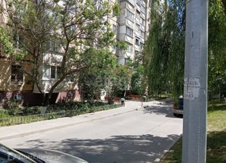 Продам однокомнатную квартиру, 33 м2, Белгородская область, улица Губкина, 42Б