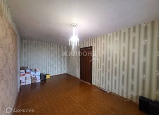 Продается двухкомнатная квартира, 44.2 м2, Новосибирск, улица 9-й Гвардейской Дивизии, 16, метро Студенческая