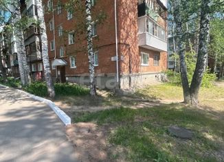 Однокомнатная квартира на продажу, 30.2 м2, Воткинск, улица 1 Мая, 155