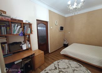 Продам 2-комнатную квартиру, 41.5 м2, Нальчик, проспект Ленина, 63, район Центр