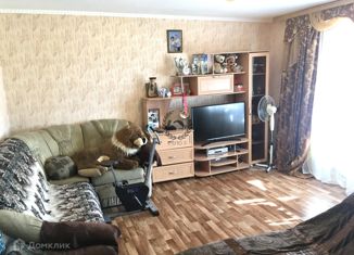 Продается 3-комнатная квартира, 70.2 м2, поселок городского типа Товарково, улица Строителей, 1