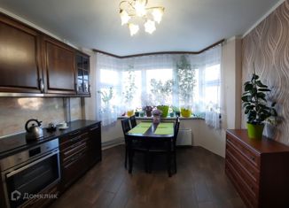 Продажа 3-ком. квартиры, 75 м2, Москва, проспект Защитников Москвы, 8, проспект Защитников Москвы