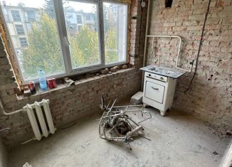 Продам 1-ком. квартиру, 33 м2, Нальчик, проспект Кулиева, 24, район Горная