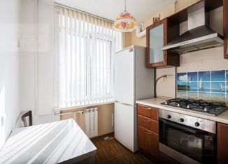 Продам двухкомнатную квартиру, 38 м2, Москва, проспект 60-летия Октября, 5к1, станция Площадь Гагарина