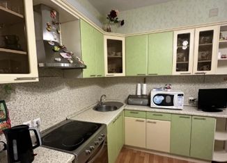 Продаю 2-комнатную квартиру, 64 м2, Старый Оскол, микрорайон Степной, 10