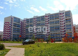 Продаю 2-комнатную квартиру, 57 м2, Татарстан, улица Виктора Полякова, 12А