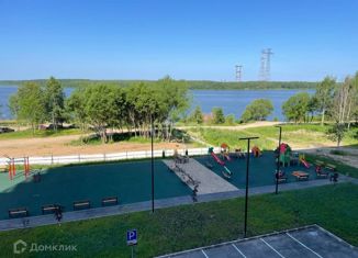 Продажа 1-ком. квартиры, 37 м2, Конаково, улица Набережная Волги, 33