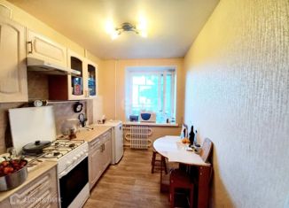 Продажа 3-комнатной квартиры, 61.5 м2, Калужская область, улица Аксёнова, 15