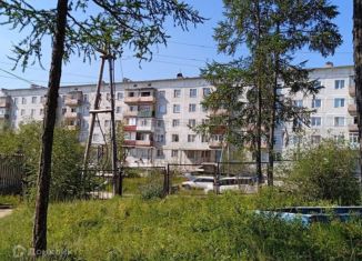 Продается трехкомнатная квартира, 61.2 м2, поселок городского типа Мохсоголлох, Соколиная улица, 4