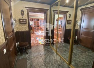 3-ком. квартира на продажу, 92 м2, Азов, Инзенская улица, 11