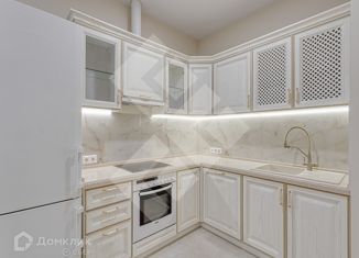 Сдам 3-комнатную квартиру, 100 м2, Москва, улица Пырьева, 9к2, улица Пырьева