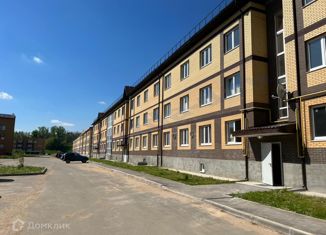 Продаю 2-ком. квартиру, 60 м2, Дмитров, Луговая улица, 12А