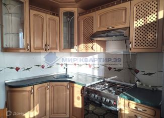 Продам 3-ком. квартиру, 71 м2, Пионерский, улица Гептнера, 3