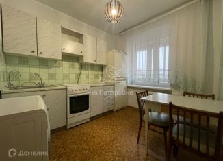 Сдам в аренду 3-комнатную квартиру, 85 м2, Москва, улица Дубки, 4А, улица Дубки