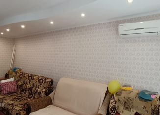 Продаю двухкомнатную квартиру, 42 м2, Элиста, 1-й микрорайон, 1-й микрорайон, 24