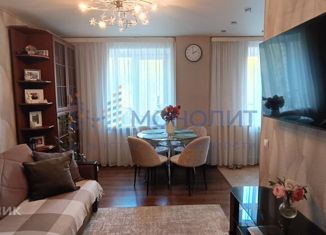 Продам трехкомнатную квартиру, 60 м2, Нижний Новгород, улица Дружаева, 8, метро Комсомольская