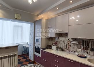 Продаю двухкомнатную квартиру, 52.5 м2, Ноябрьск, улица 8 Марта, 8