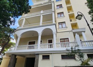 Продам 2-комнатную квартиру, 83 м2, Ялта, набережная имени В.И. Ленина, 22