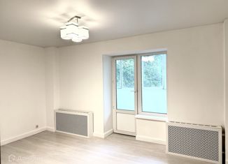Продается трехкомнатная квартира, 64.5 м2, Москва, улица Строителей, 9, метро Университет