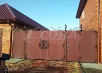 Продается дом, 260 м2, село Липчинское, улица Победы, 2А