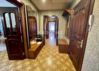 Продаю 3-комнатную квартиру, 79.6 м2, Новосибирск, улица Революции, 10, метро Площадь Ленина