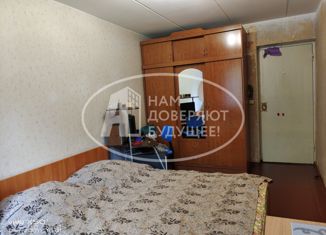 Продаю четырехкомнатную квартиру, 74.4 м2, Глазов, улица Толстого, 38