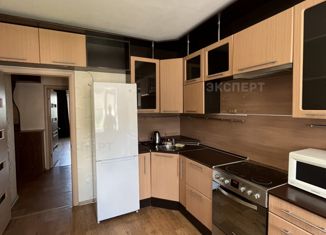 Сдается в аренду однокомнатная квартира, 37 м2, Новгородская область, улица Коровникова, 10к1