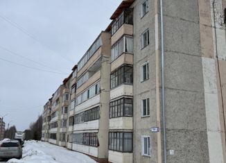 Двухкомнатная квартира на продажу, 54 м2, Кировская область, улица Мира, 3