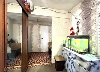 Продаю двухкомнатную квартиру, 50.9 м2, поселок городского типа Атамановка, улица Гагарина, 16