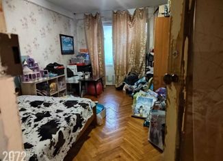 Продается 3-ком. квартира, 60 м2, поселок городского типа Новомихайловский, 1-й микрорайон, 9