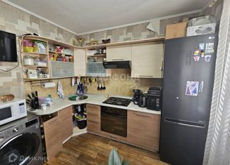 Продаю 3-ком. квартиру, 66 м2, Тольятти, улица 70 лет Октября, 5