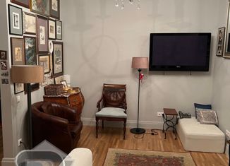 Продам 2-ком. квартиру, 46.2 м2, Москва, Малый Патриарший переулок, 5с2, метро Баррикадная