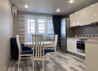 Продается двухкомнатная квартира, 66 м2, деревня Дударева, улица Созидателей, 12, ЖК Комарово