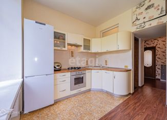 Продается 4-ком. квартира, 75 м2, Екатеринбург, улица Красных Партизан, 3, улица Красных Партизан