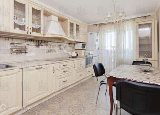 Сдается трехкомнатная квартира, 80 м2, Москва, улица Головачёва, 25, улица Головачёва