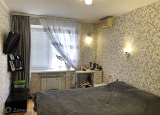 Продается 3-ком. квартира, 67.3 м2, Абинск, улица Парижской Коммуны, 1А